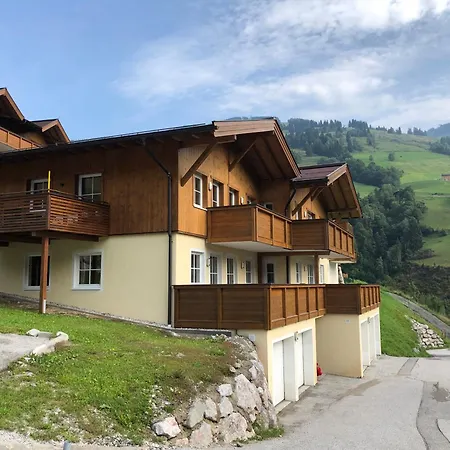In Out Neu Und Gehoben Saalbach-Hinterglemm